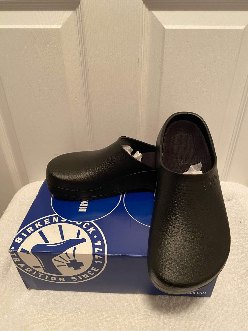 Birkenstock Black Regular Fit Slip-On Clogs…size 41 (m 8 & w 10)
